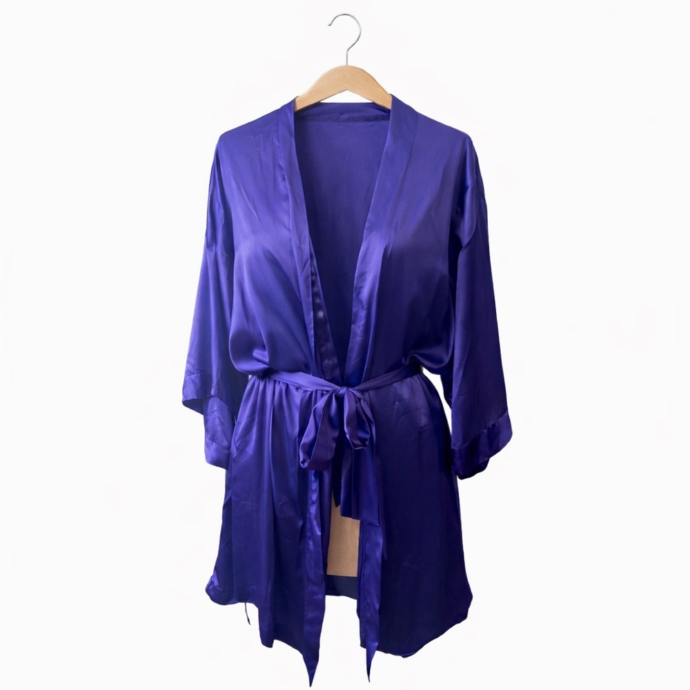 Victorias Secret Supermodel Purple Satin Robe. NWT. Backstage.